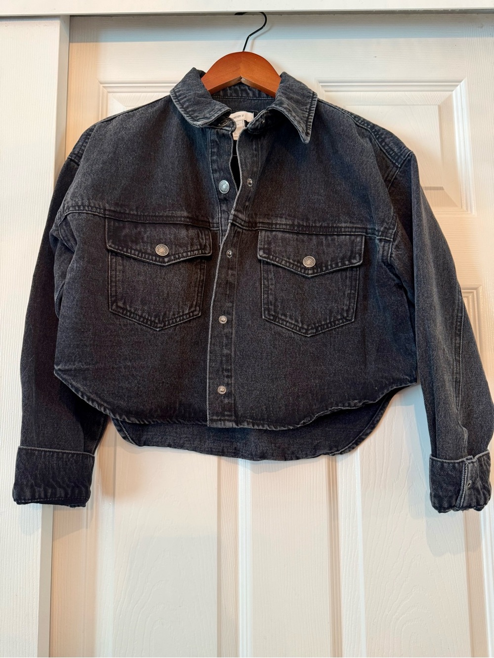 NWOT Forever 21 Black Washed Denim Cropped Jacket